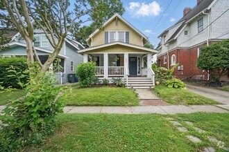 Building Photo - 535 37th St