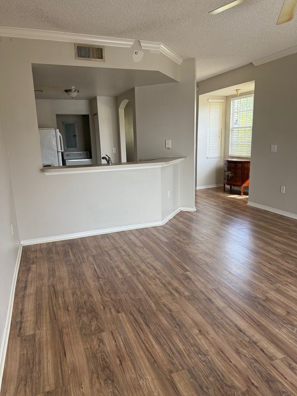 Foto del edificio - 5681 Bentgrass Dr