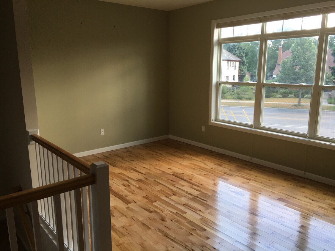 Living room - 245 Lake Ave