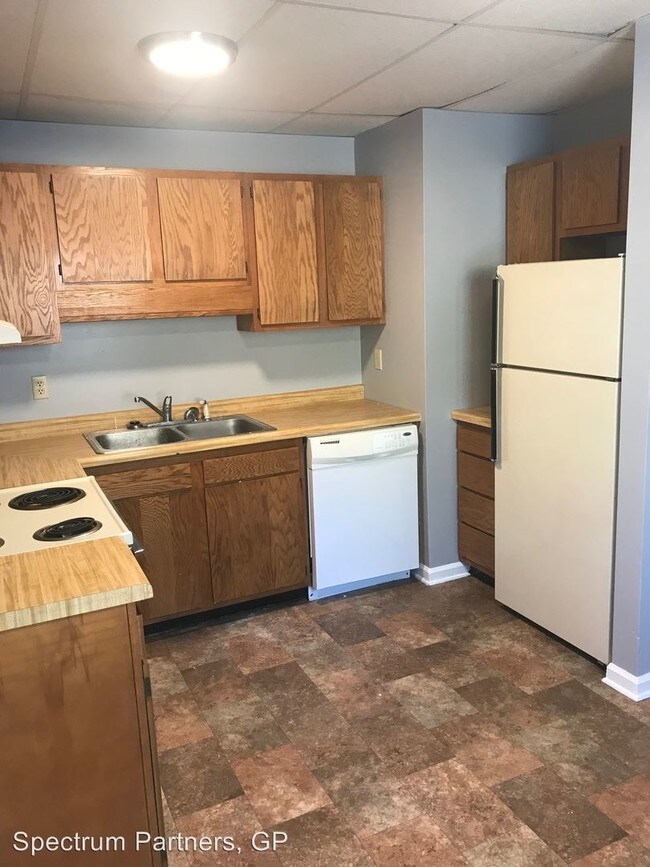 Building Photo - 382 Britton Ave