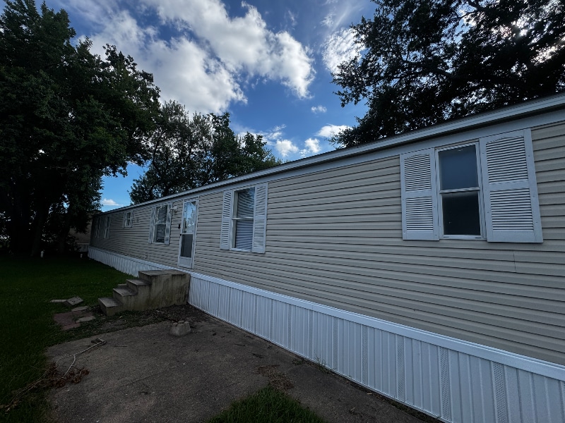 Primary Photo - 141 Fox Meadow Dr