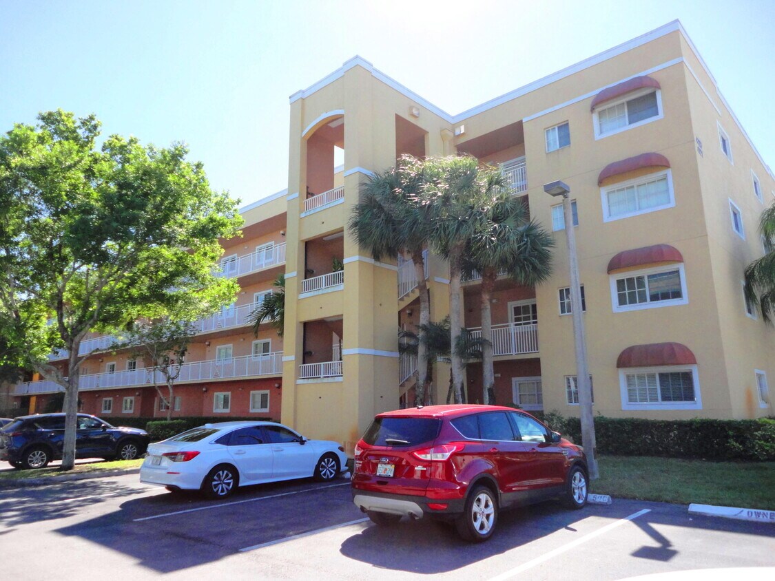 Foto principal - 4723 Lucerne Lakes Blvd