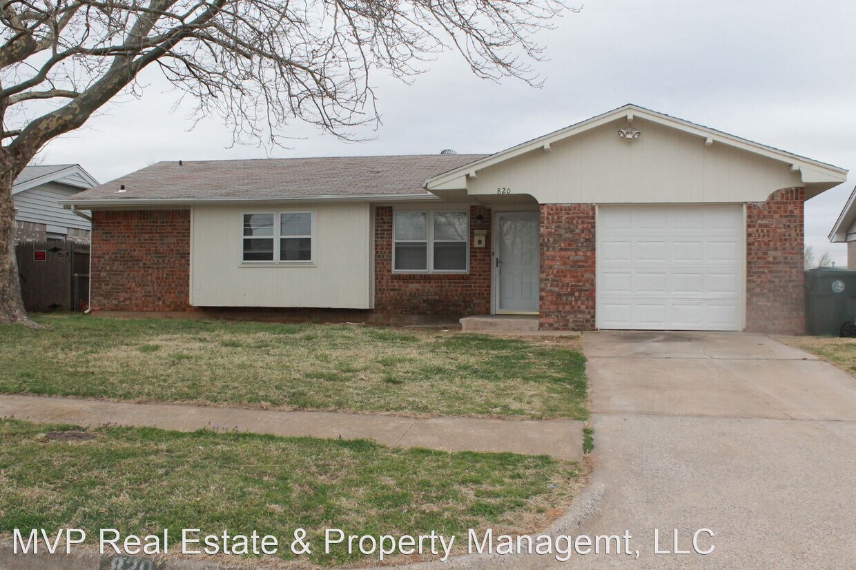 820 Meadowridge Dr, Midwest City, OK 73110 House Rental in Midwest
