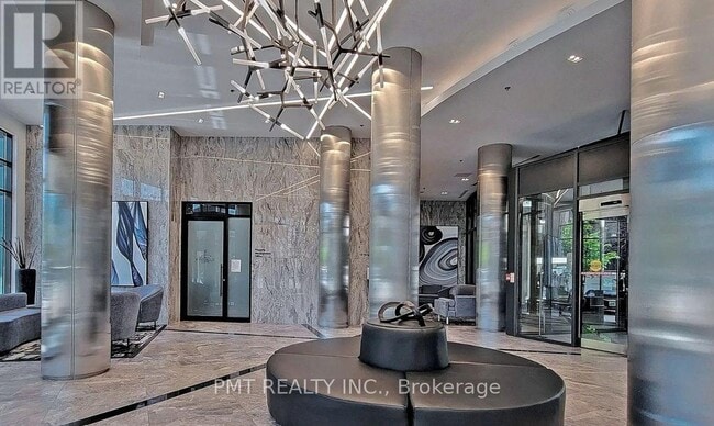 Photo du bâtiment - 16 Yonge St