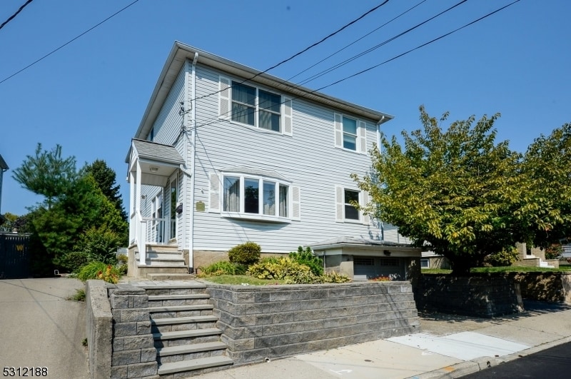 Primary Photo - 307 Central Ave