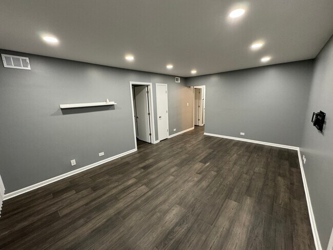 Foto del edificio - 4911 N Harlem Ave