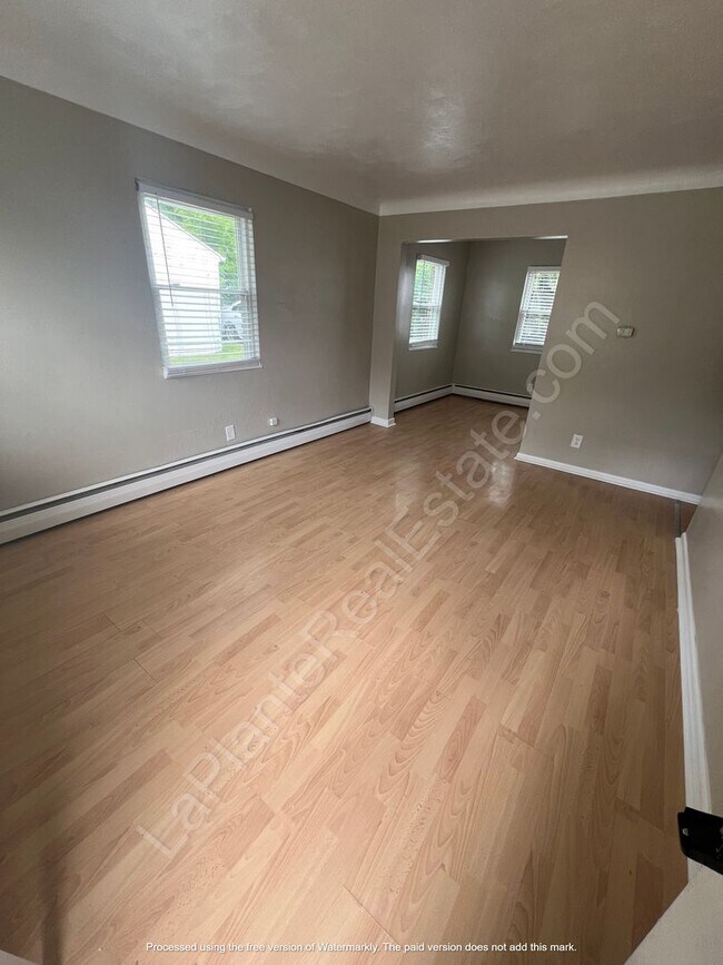 Foto del edificio - 1142 Eleanor Ave.