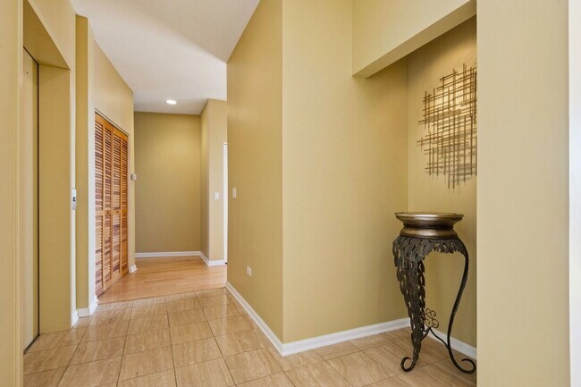 Foto del edificio - 7748 N Sheridan Rd