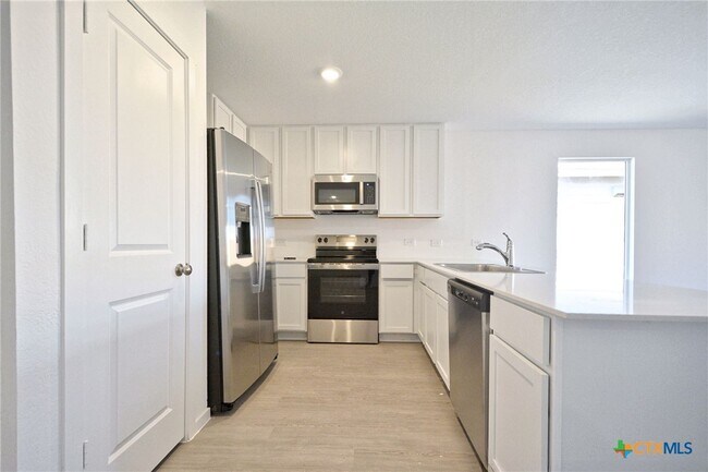 Foto del edificio - 3243 Gingham Pt