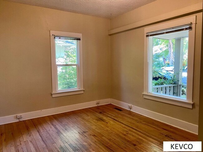 Building Photo - 411 Garfield St