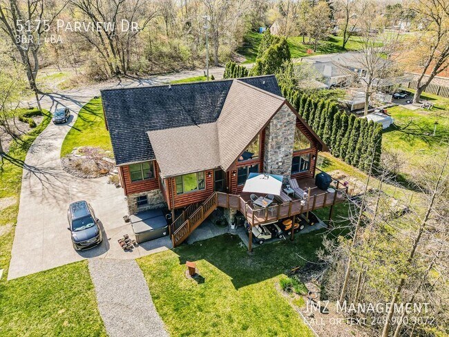 Building Photo - Welcome to this luxurious 3-bedroom, 3-bat...
