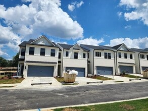 Building Photo - 971 Sutherland Ln