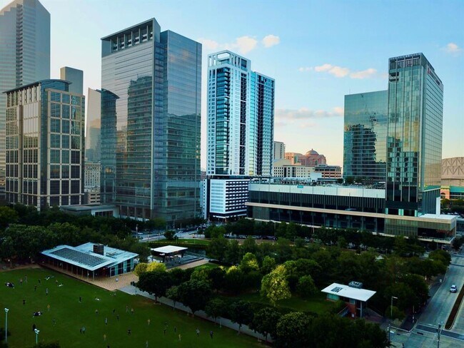 Foto del edificio - 808 Crawford St