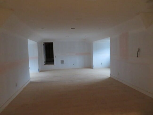 Building Photo - 54 Gibson Plz
