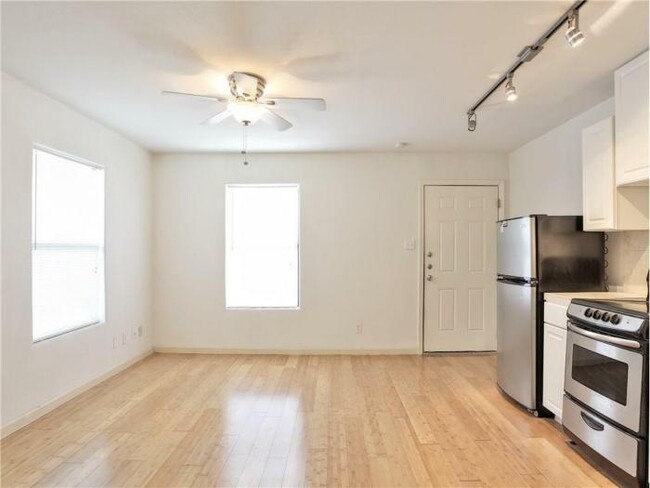 Building Photo - 1 bedroom in Austin TX 78705