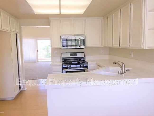 Building Photo - 5966 Paseo Encantada