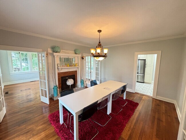 Foto del edificio - Enjoy a historic home with utilities inclu...