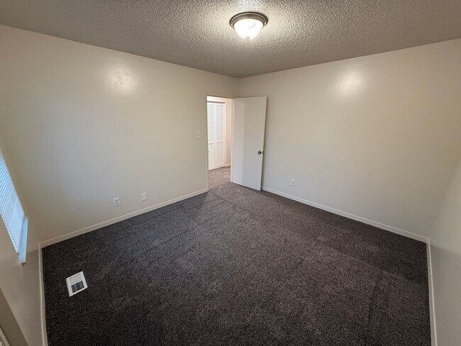 Foto del edificio - 2023 Belle Terra Rd