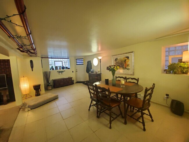 Foto del edificio - 2853 W Logan Blvd