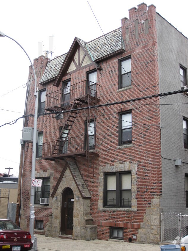 Building Photo - 22-40 Himrod St