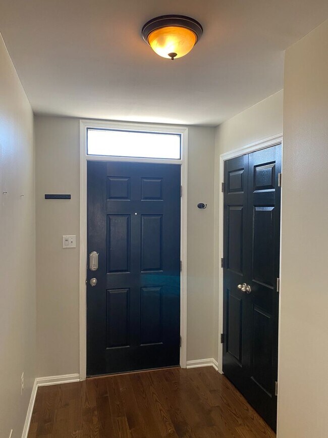 Building Photo - Gorgeous 3BR EOG Townhome in Elkridge!