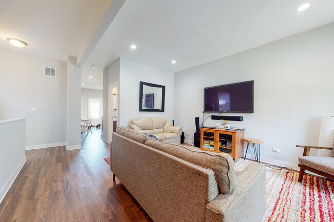 Foto del edificio - 3756 W George St