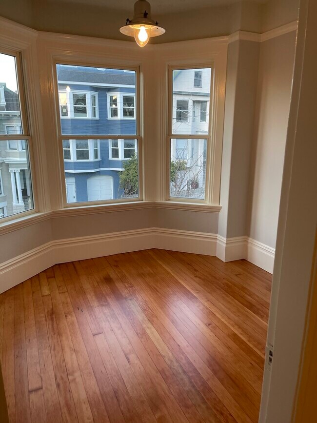 Building Photo - 37 Carl St