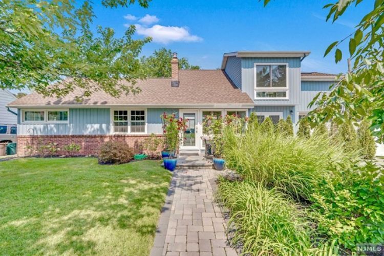 46 Greenwich Dr, Bergenfield, NJ 07621 House Rental in Bergenfield