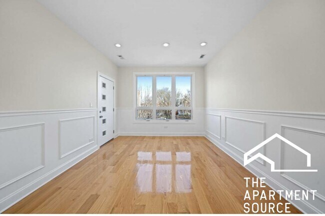 Foto del edificio - 2811 W Jackson Blvd