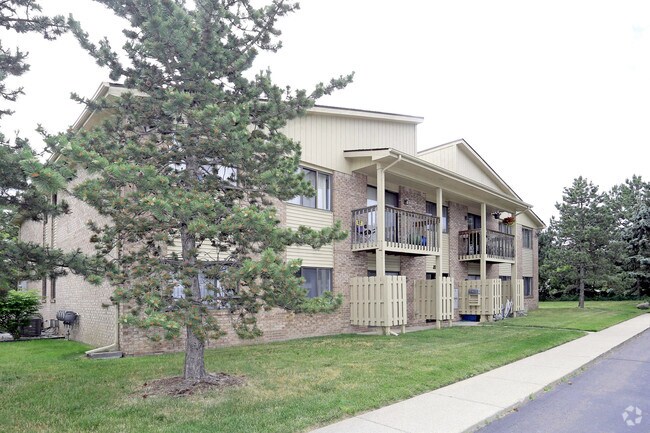 Fraser Pointe Manor Apartments Mi Building Photo Fraser Pointe Manor