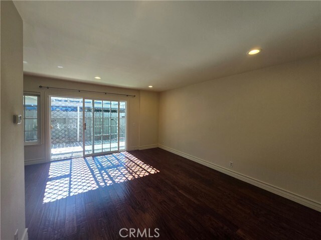 Foto del edificio - 4756 Larwin Ave