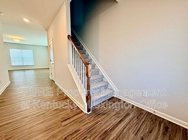 Building Photo - 1524 Hayfield Flt