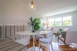 2 br, 1 bath - Marseille Deco Apts. - 2 br, 1 bath  - Marseille Deco Apts.
