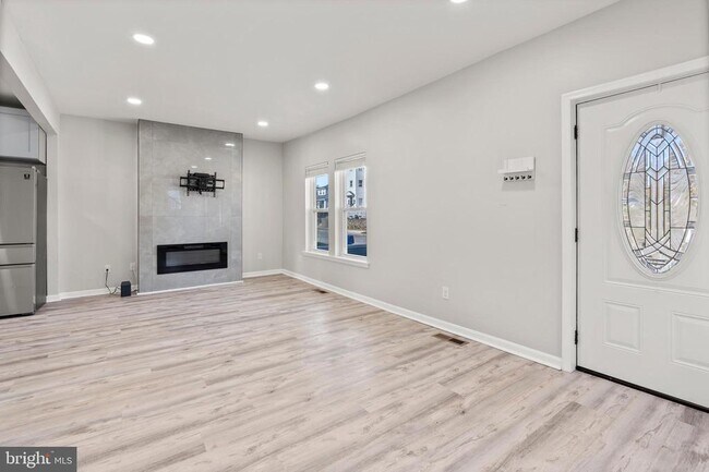 Foto del edificio - 3809 W Cold Spring Ln