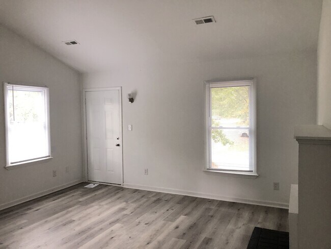 Building Photo - Spice Ridge