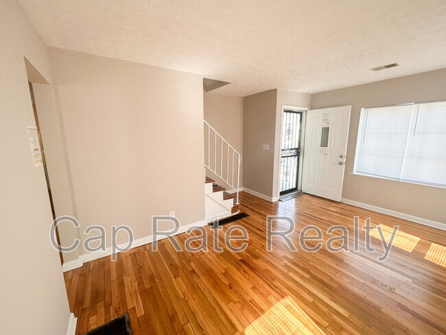 Foto del edificio - 1879 Jermain Dr