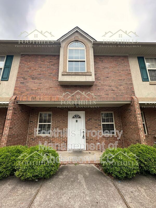 Foto principal - 415 Nelson Dr