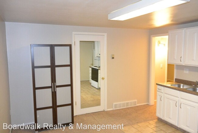 Foto del edificio - 1955 Foothill Dr