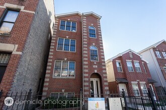 Building Photo - 1417 W Erie St