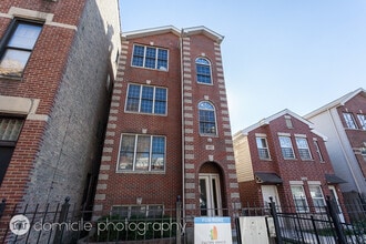 Building Photo - 1417 W Erie St