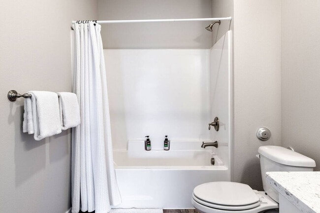 Building Photo - 624 E 32nd St