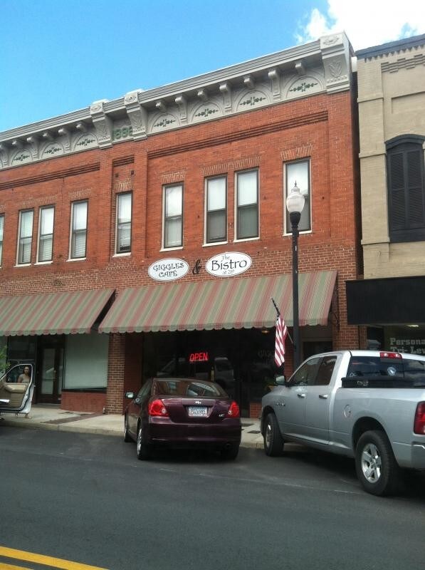 Primary Photo - 219 S Main Street Apt D