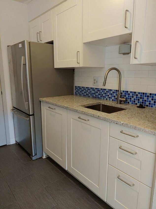 Photo - 2800 Kalmia Avenue