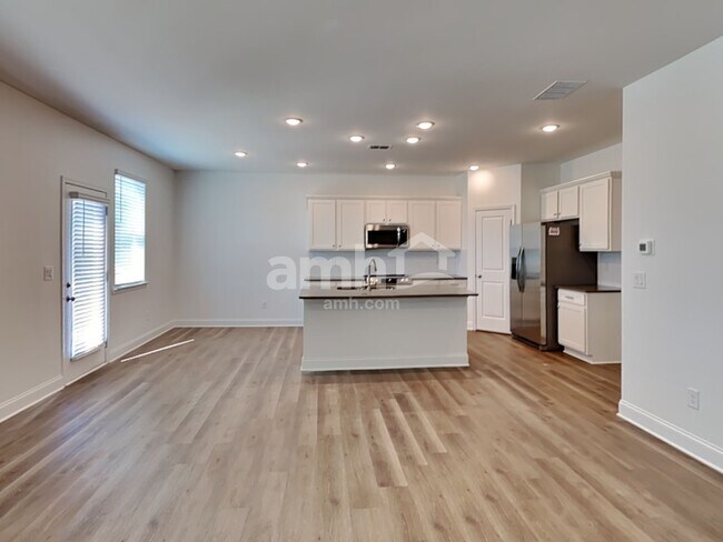 Building Photo - 1305 Soapstone Rd