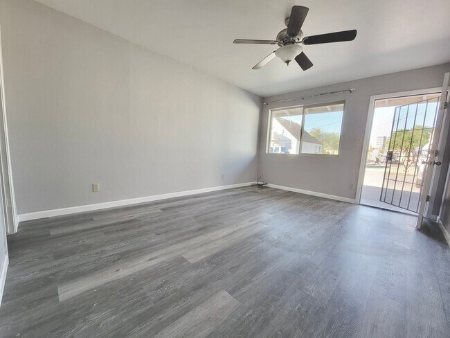 Foto del edificio - 1833 East Harvard Street, Unit 1