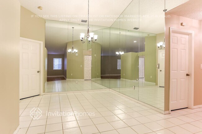 Foto del edificio - 2585 NW 79th Ave