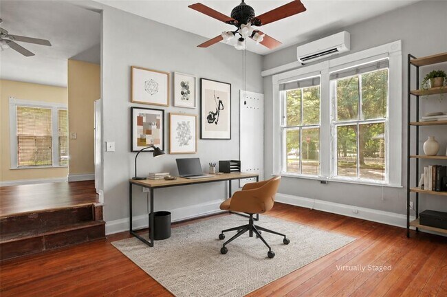 Foto del edificio - 212 W 43rd St