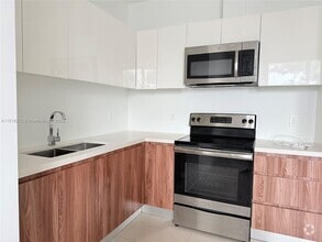 Building Photo - 924 Marseille Dr