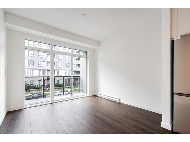 Photo du bâtiment - 15733-15785 85 Ave