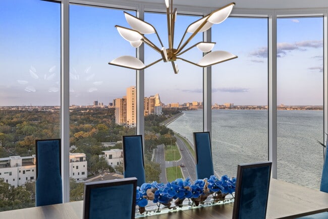 Building Photo - 2900 W Bay to Bay Blvd